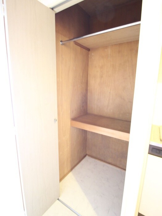 物件内観写真13　(収納)