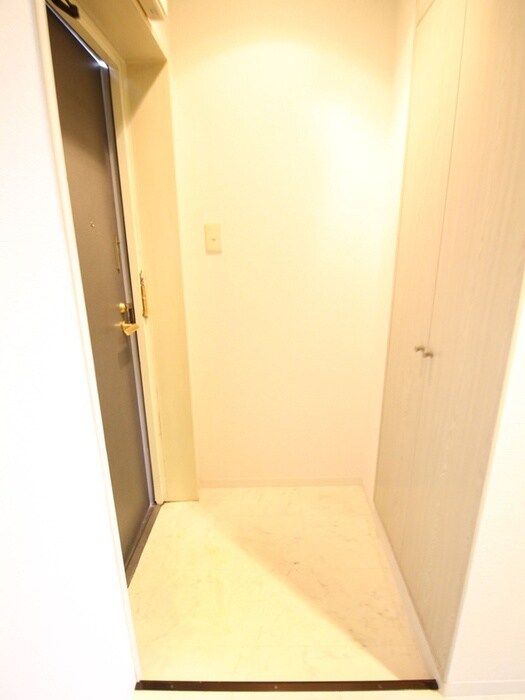 物件内観写真14　(玄関)