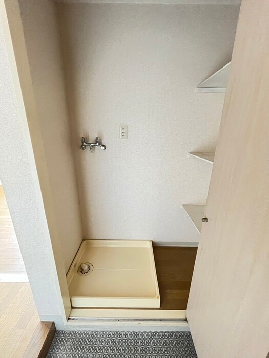 物件内観写真17　(洗濯機置場)