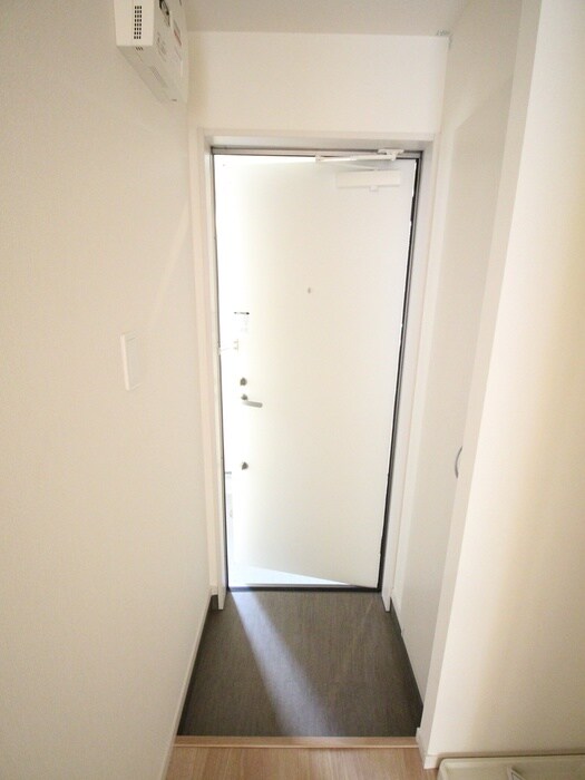 物件内観写真7　(玄関)