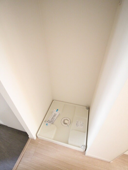 物件内観写真8　(洗濯機置場)