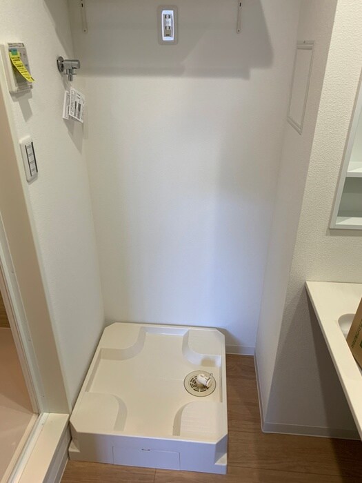 物件内観写真11　(洗濯機置場)