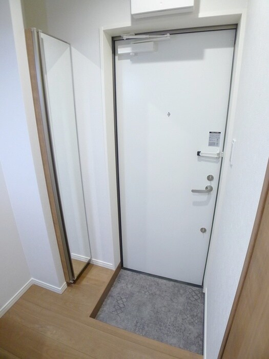 物件内観写真19　(玄関)