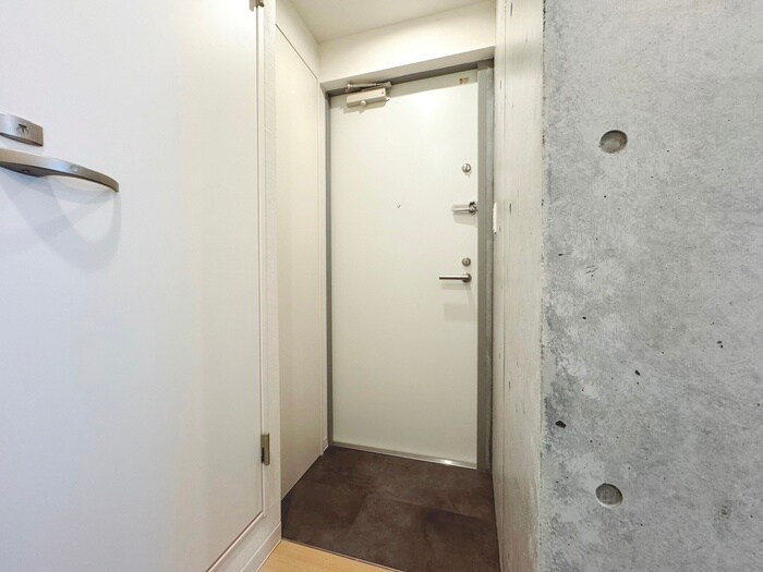 物件内観写真16　(玄関)