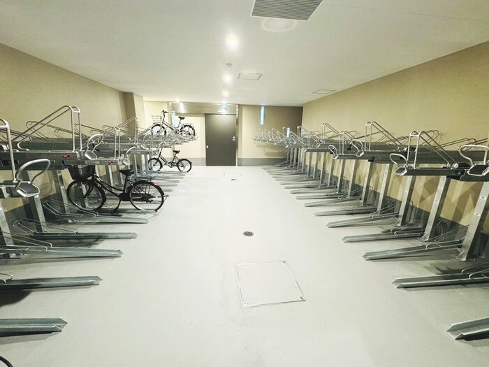 物件外観写真4　(駐輪場)