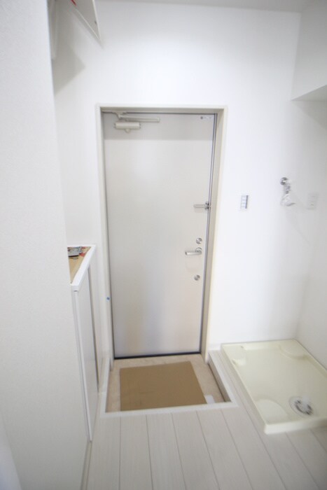 物件内観写真7　(玄関)