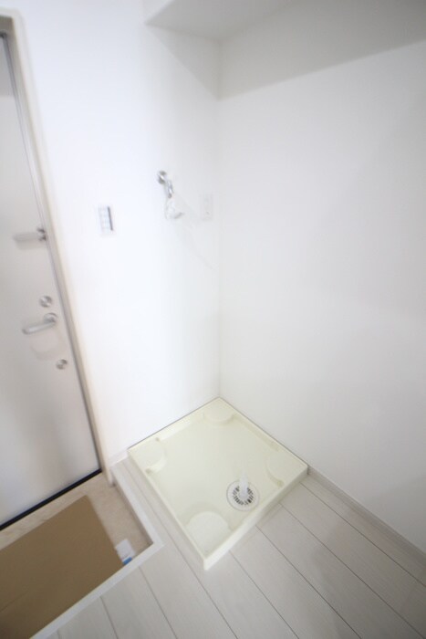 物件内観写真12　(洗濯機置場)