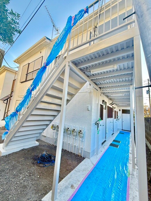 物件外観写真3　(エントランス部分)