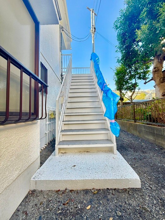 物件外観写真5　(エントランス部分)