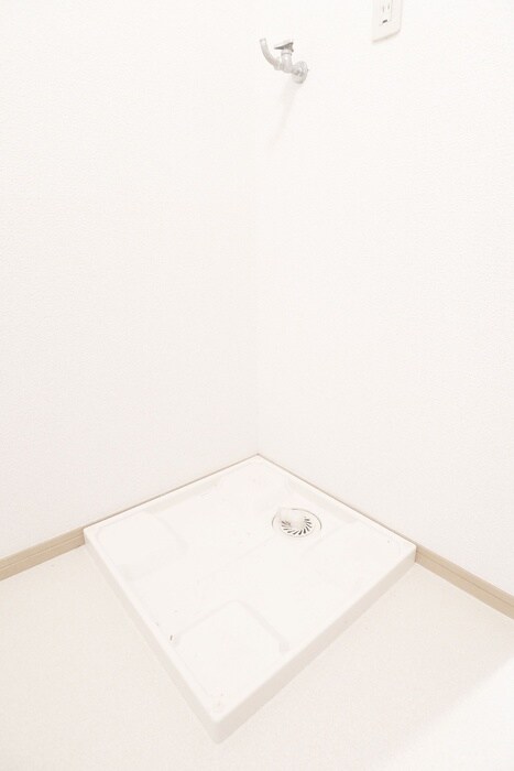 物件内観写真14　(洗濯機置場)