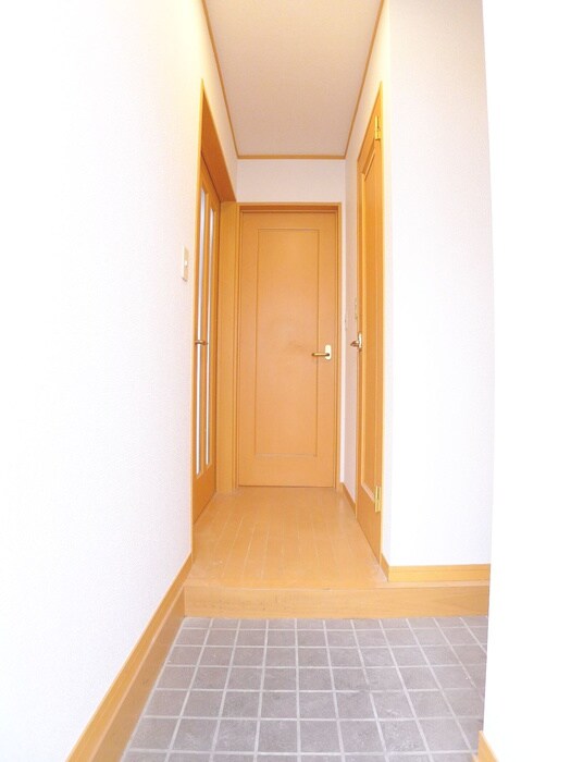 物件内観写真17　(玄関)