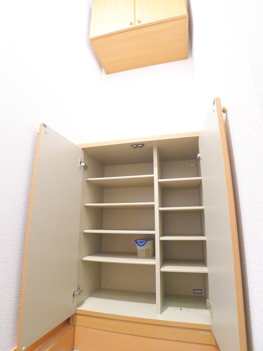 物件内観写真18　(靴箱)