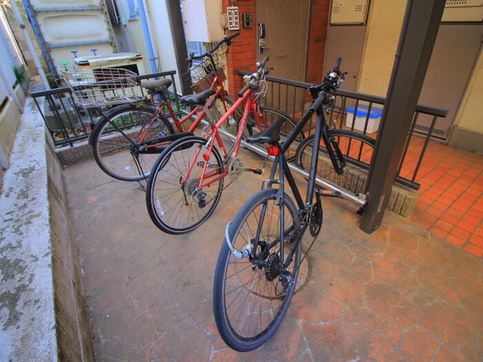 物件外観写真6　(駐輪場)