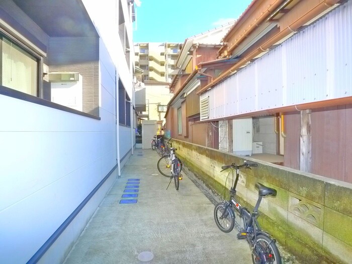 物件外観写真6　(駐輪場)