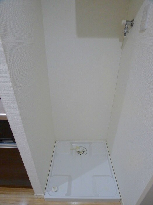 物件内観写真16　(洗濯機置場)