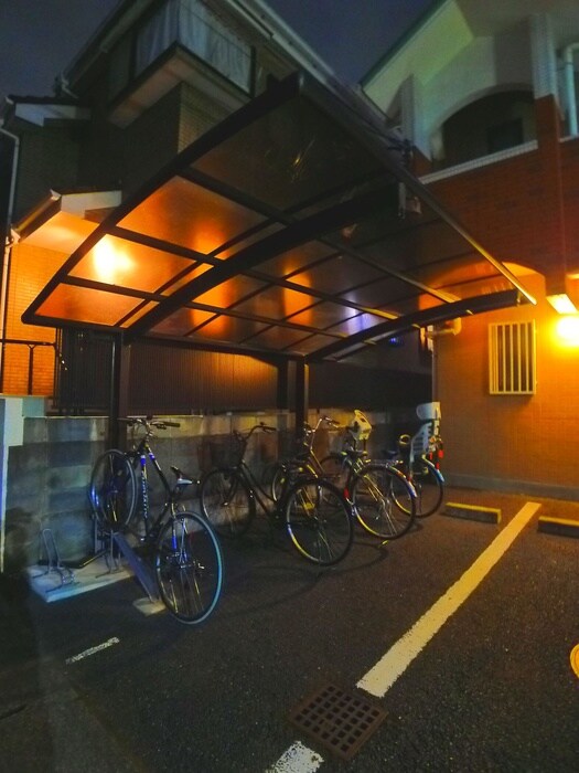 物件外観写真5　(駐輪場)