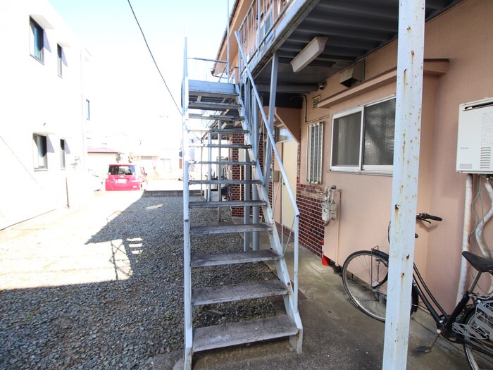 物件外観写真4　(エントランス部分)