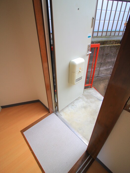 物件内観写真18　(玄関)