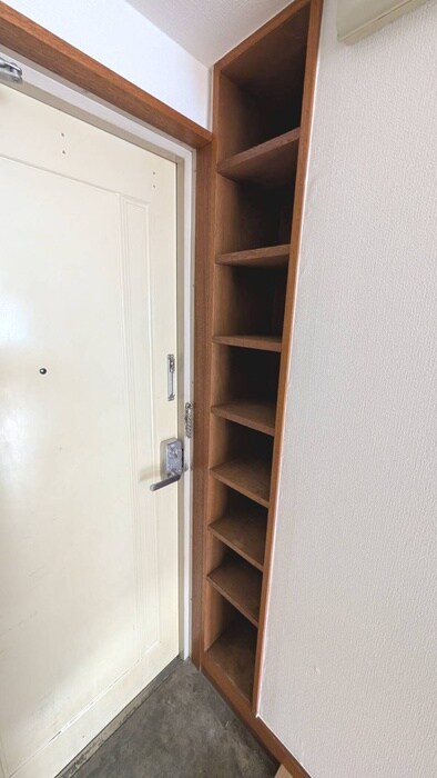 物件内観写真9　(靴箱)