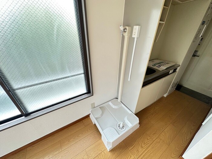 物件内観写真14　(洗濯機置場)