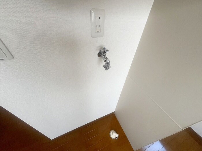 物件内観写真14　(洗濯機置場)