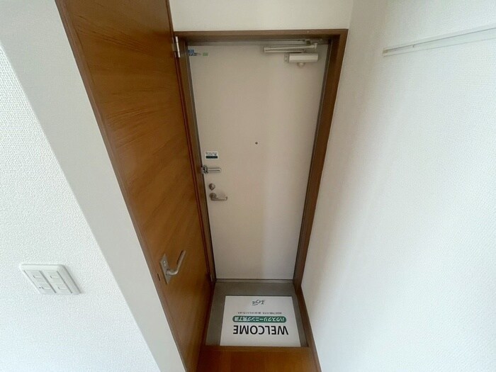 物件内観写真16　(玄関)