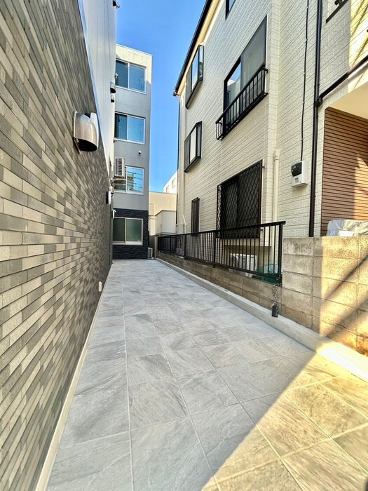 物件外観写真2　(駐輪場)