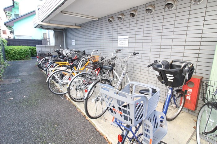 物件外観写真4　(駐輪場)