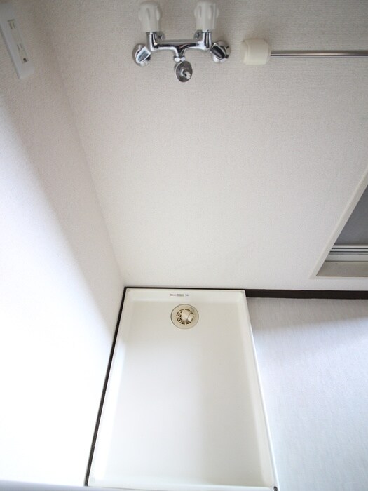 物件内観写真18　(洗濯機置場)