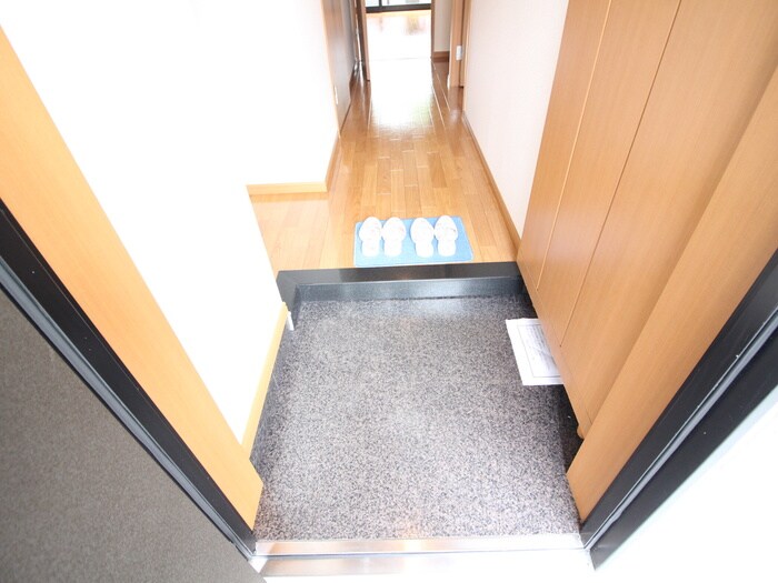 物件内観写真7　(玄関)