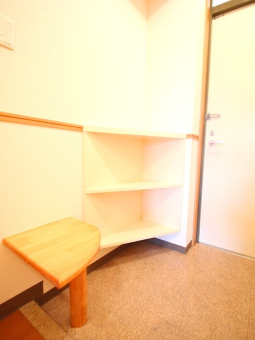 物件内観写真7　(玄関)