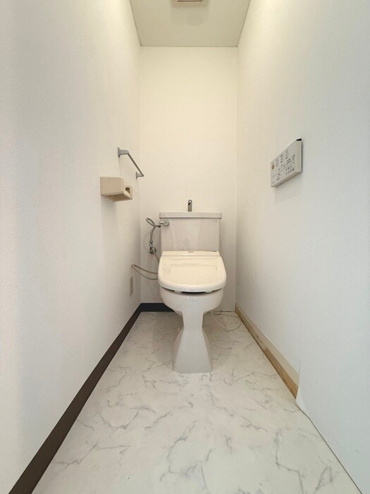 物件内観写真8　(トイレ)