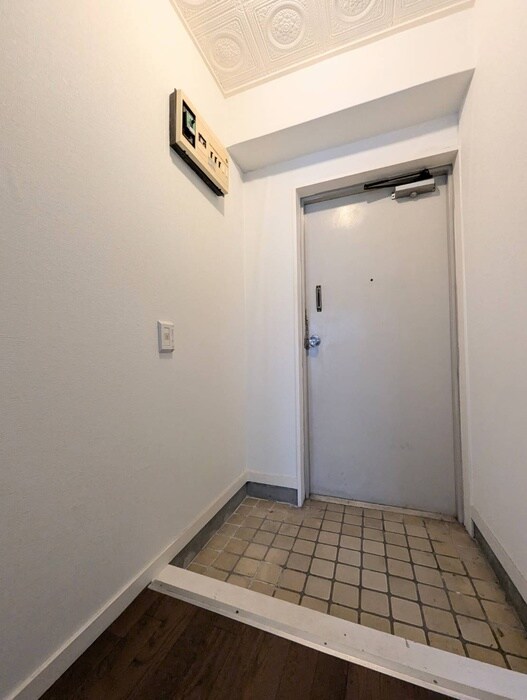 物件内観写真15　(玄関)