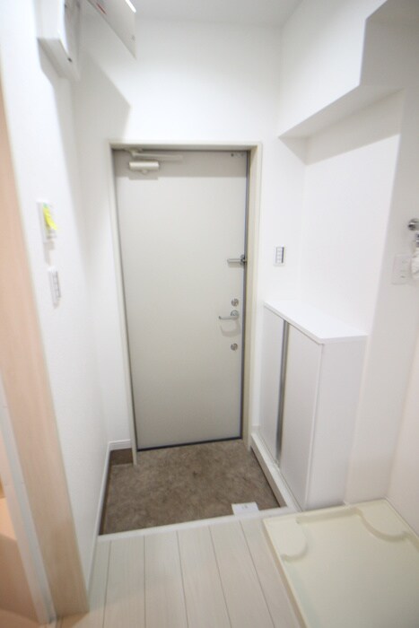 物件内観写真7　(玄関)