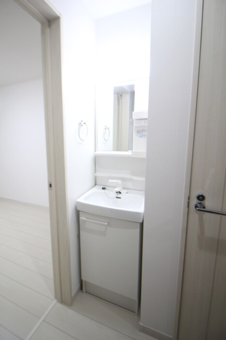 物件内観写真8　(洗面)