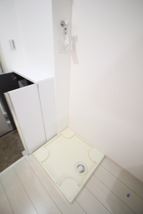 物件内観写真12　(洗濯機置場)