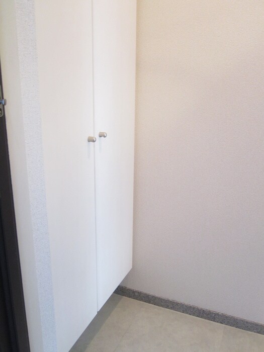 物件内観写真11　(洗濯機置場)