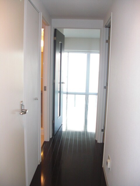物件内観写真13　(廊下)