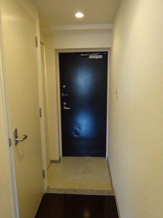 物件内観写真16　(玄関)