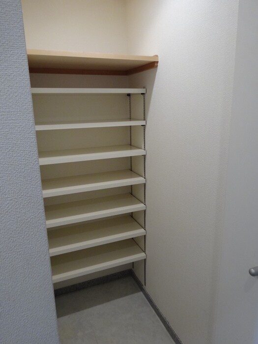 物件内観写真17　(靴箱)