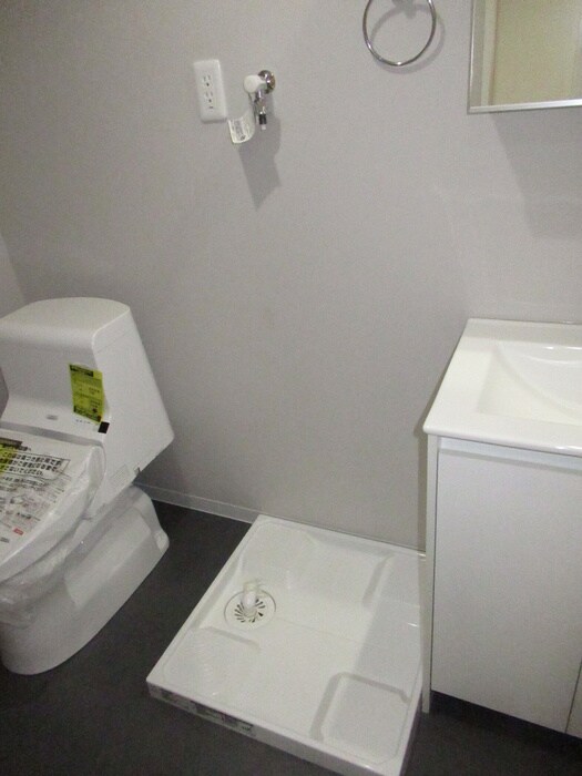 物件内観写真12　(洗濯機置場)