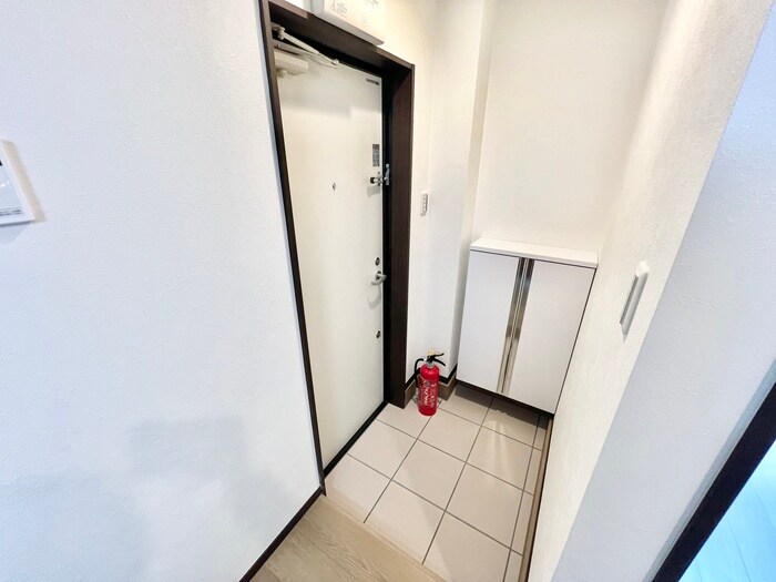 物件内観写真15　(玄関)