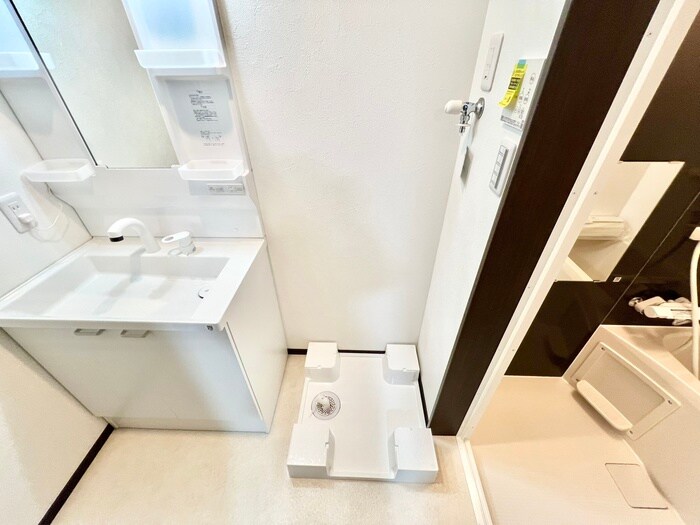 物件内観写真17　(洗濯機置場)