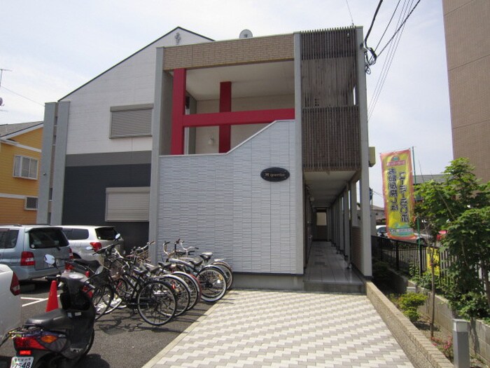 物件外観写真2　(エントランス部分)