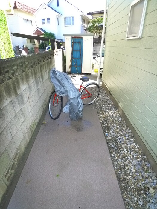 物件外観写真5　(駐輪場)