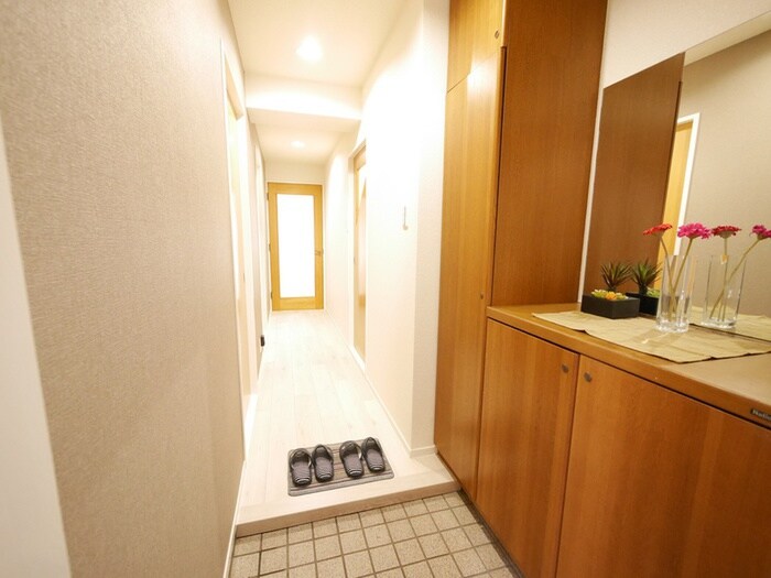 物件内観写真7　(玄関)
