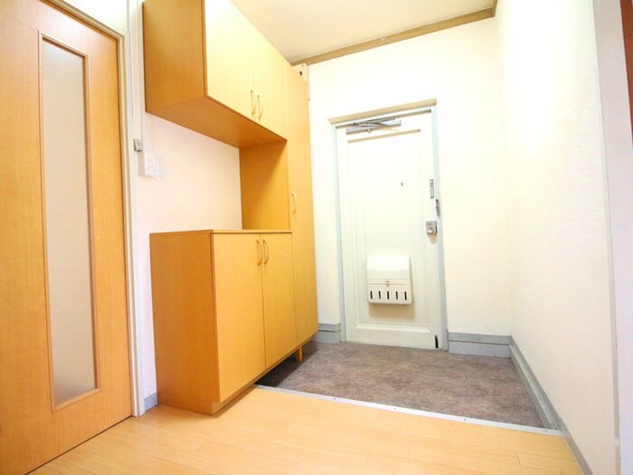 物件内観写真18　(玄関)