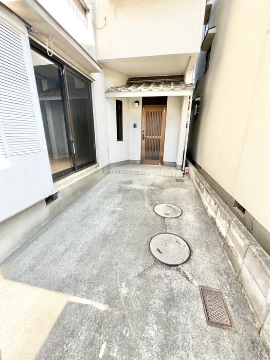 行田市谷郷1丁目戸建の駐車場