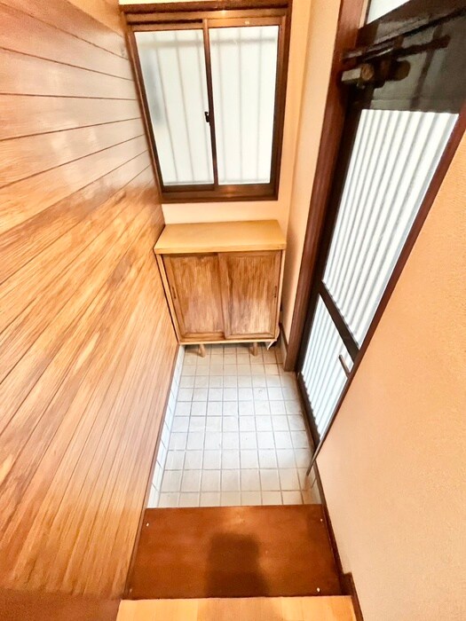 行田市谷郷1丁目戸建の玄関