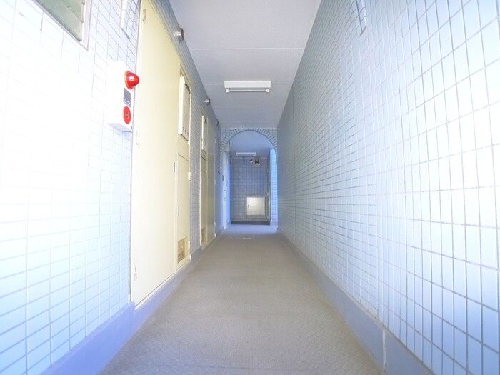 物件外観写真6　(エントランス部分)